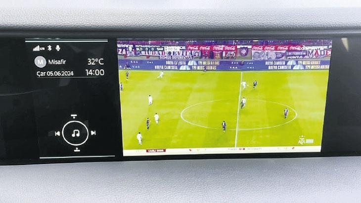 Arabada maç keyfi Togg ekranlarında!