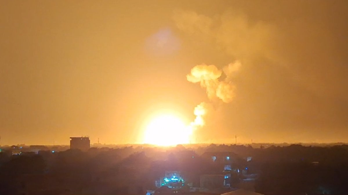 Çad’ın başkenti Encemine’de askeri mühimat deposu patladı