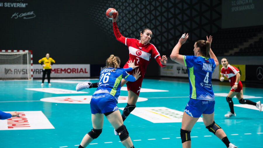 A Milli Kadın Hentbol Takımı, Slovenya’yı yendi