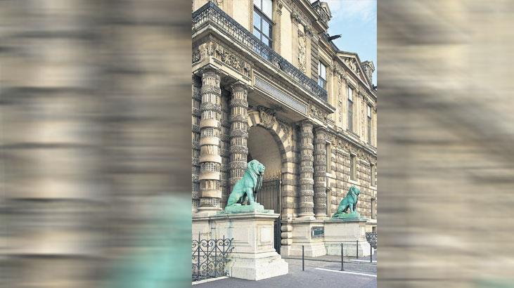 Louvre’u rahatlatacak ‘Aslan kapısı’